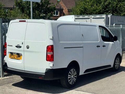 Vauxhall Vivaro 1.5 Vivaro F2900 Dynamic S/S 12