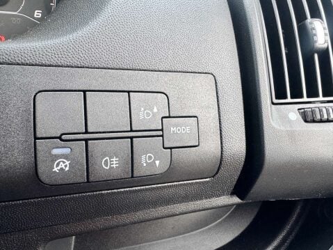 Peugeot Boxer 2.2 Boxer 335 Professional L3H2 Blue HDi 18