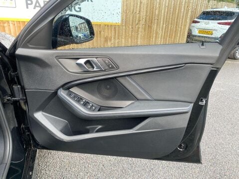 BMW 1 Series 1.5 118i M Sport (LCP) Hatchback 5dr Petrol DCT Euro 6 (s/s) (136 ps) Servi 22