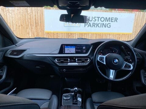 BMW 1 Series 1.5 118i M Sport (LCP) Hatchback 5dr Petrol DCT Euro 6 (s/s) (136 ps) Servi 9