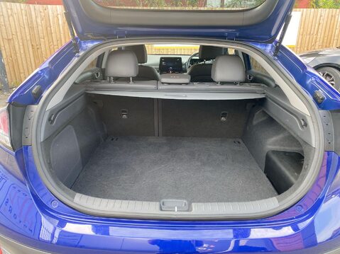 Hyundai IONIQ 1.6 h-GDi 8.9kWh Premium SE Hatchback 5dr Petrol Plug-in Hybrid DCT Euro 6 4