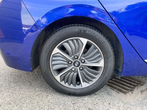 Hyundai IONIQ 1.6 h-GDi 8.9kWh Premium SE Hatchback 5dr Petrol Plug-in Hybrid DCT Euro 6 3