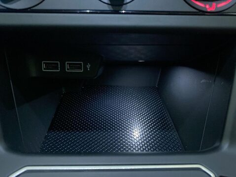 Volkswagen Polo 1.0 TSI GPF R-Line Hatchback 5dr Petrol Manual Euro 6 (s/s) (115 ps) Air Co 25