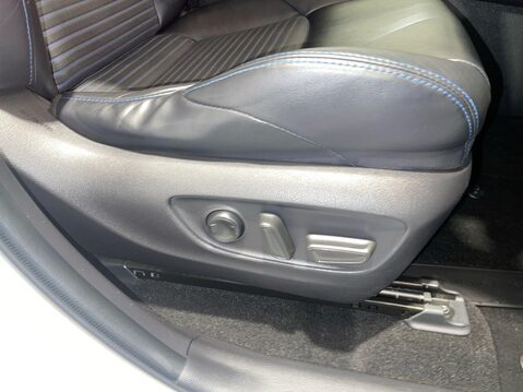 Toyota Rav4 2.5 VVT-h Dynamic SUV 5dr Petrol Hybrid CVT 4WD Euro 6 (s/s) (222 ps) Profe 6