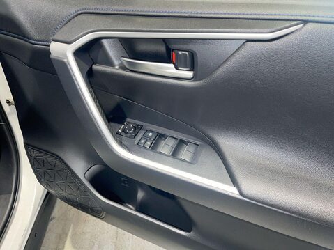 Toyota Rav4 2.5 VVT-h Dynamic SUV 5dr Petrol Hybrid CVT 4WD Euro 6 (s/s) (222 ps) Profe 7