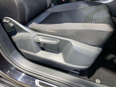 Volkswagen T-Roc 1.5 TSI EVO Active SUV 5dr Petrol Manual Euro 6 (s/s) (150 ps) Service Hist 6