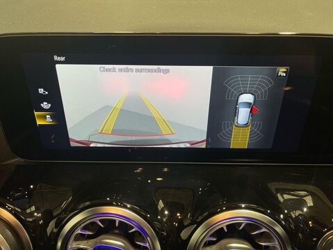 Mercedes-Benz GLA 1.3 GLA200 AMG Line (Premium) SUV 5dr Petrol 7G-DCT Euro 6 (s/s) (163 ps) P 14