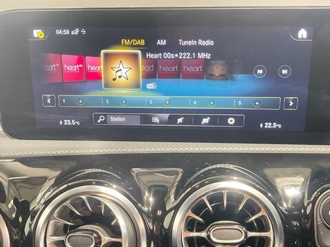 Mercedes-Benz A Class 1.3 A180 AMG Line (Executive) Hatchback 5dr Petrol 7G-DCT Euro 6 (s/s) (136 4