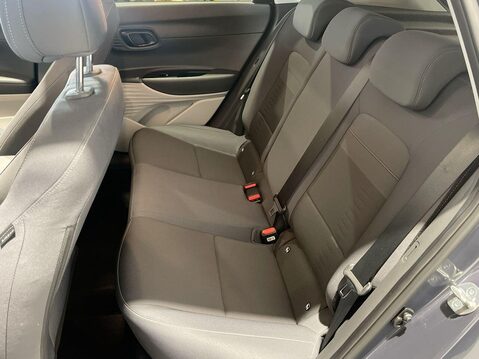 Hyundai BAYON 1.0 T-GDi Ultimate SUV 5dr Petrol DCT Euro 6 (s/s) (100 ps) Parking Sensors 15