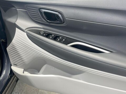 Hyundai BAYON 1.0 T-GDi Ultimate SUV 5dr Petrol DCT Euro 6 (s/s) (100 ps) Parking Sensors 7