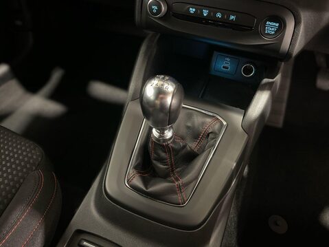 Ford Focus 1.0T EcoBoost ST-Line Hatchback 5dr Petrol Manual Euro 6 (s/s) (125 ps) Par 12