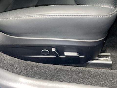 Tesla Model 3 Saloon 4dr Electric Auto RWD (208 ps) Service History - Panoramic Roof 6