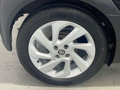 Toyota Aygo X 1.0 VVT-i Pure Hatchback 5dr Petrol Manual Euro 6 (s/s) (72 ps) DAB Radio - 9