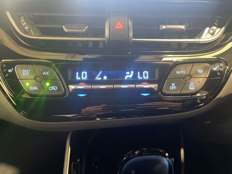 Toyota C-HR 1.8 VVT-h GPF Design SUV 5dr Petrol Hybrid CVT Euro 6 (s/s) (122 ps) Blueto 9