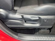 Toyota C-HR 1.8 VVT-h GPF Design SUV 5dr Petrol Hybrid CVT Euro 6 (s/s) (122 ps) Blueto 6