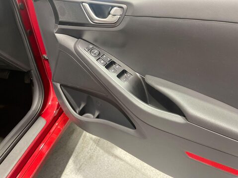 Hyundai IONIQ 1.6 h-GDi Premium SE Hatchback 5dr Petrol Hybrid DCT Euro 6 (s/s) (141 ps) 7