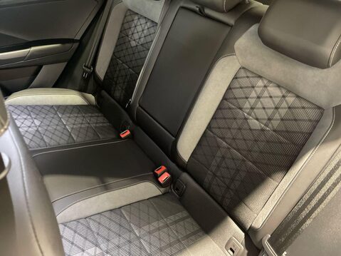 Volkswagen T-Roc 1.5 TSI R-Line SUV 5dr Petrol Manual Euro 6 (s/s) (150 ps) One Owner - Serv 17