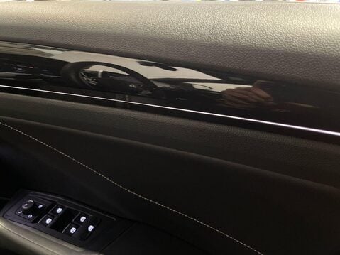 Volkswagen T-Roc 1.5 TSI R-Line SUV 5dr Petrol Manual Euro 6 (s/s) (150 ps) One Owner - Serv 22