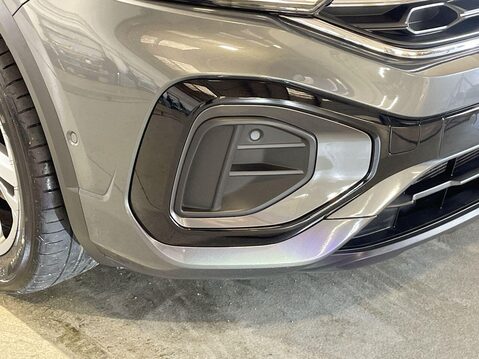 Volkswagen T-Roc 1.5 TSI R-Line SUV 5dr Petrol Manual Euro 6 (s/s) (150 ps) One Owner - Serv 10