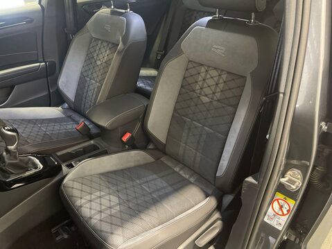 Volkswagen T-Roc 1.5 TSI R-Line SUV 5dr Petrol Manual Euro 6 (s/s) (150 ps) One Owner - Serv 16