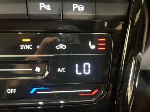 Volkswagen T-Roc 1.5 TSI R-Line SUV 5dr Petrol Manual Euro 6 (s/s) (150 ps) One Owner - Serv 23