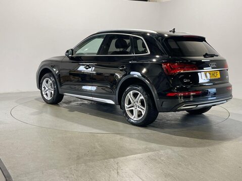 Audi Q5 2.0 TDI 40 Sport SUV 5dr Diesel S Tronic quattro Euro 6 (s/s) (204 ps) Full 6
