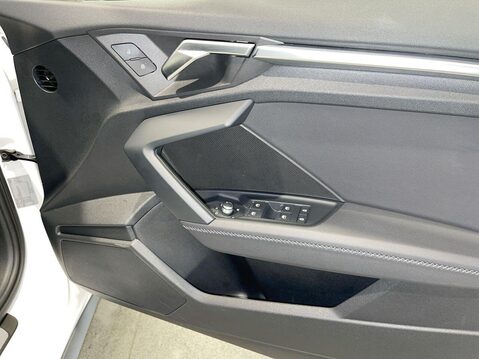 Audi A3 1.5 TFSI 35 S line Sportback 5dr Petrol S Tronic Euro 6 (s/s) (150 ps) Cru 23