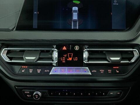 BMW 1 Series 1.5 118i M Sport (LCP) Hatchback 5dr Petrol DCT Euro 6 (s/s) (136 ps) Parki 25