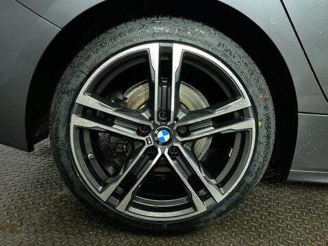 BMW 1 Series 1.5 118i M Sport (LCP) Hatchback 5dr Petrol DCT Euro 6 (s/s) (136 ps) Parki 12