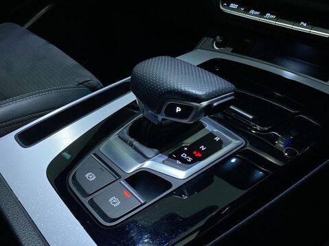 Audi Q5 2.0 TDI 40 S line Sportback 5dr Diesel S Tronic quattro Euro 6 (s/s) (204 p 21