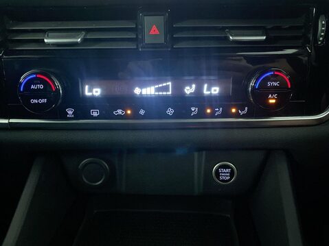 Nissan Qashqai 1.3 DIG-T MHEV Acenta Premium SUV 5dr Petrol Hybrid XTRON Euro 6 (s/s) (158 31