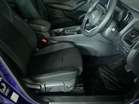 Nissan Qashqai 1.3 DIG-T MHEV Acenta Premium SUV 5dr Petrol Hybrid XTRON Euro 6 (s/s) (158 15