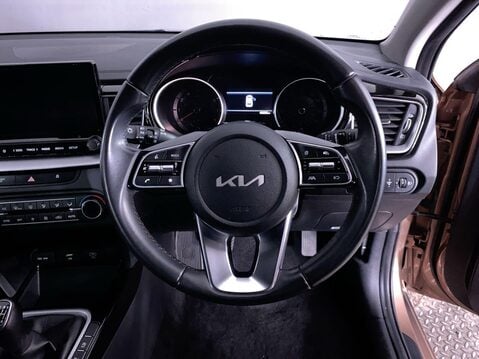 Kia Ceed 1.5 T-GDi 3 Hatchback 5dr Petrol Manual Euro 6 (s/s) (158 bhp) Cruise Cont 16