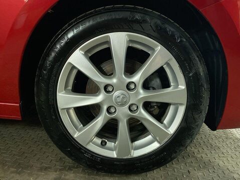 Vauxhall Corsa 1.2 Design Hatchback 5dr Petrol Manual Euro 6 (75 ps) Air Con - Alloy Wheel 12