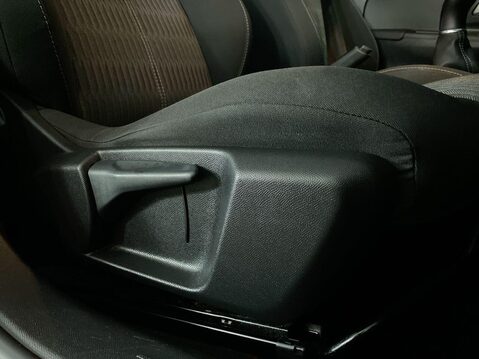 Vauxhall Corsa 1.2 Design Hatchback 5dr Petrol Manual Euro 6 (75 ps) Air Con - Alloy Wheel 26