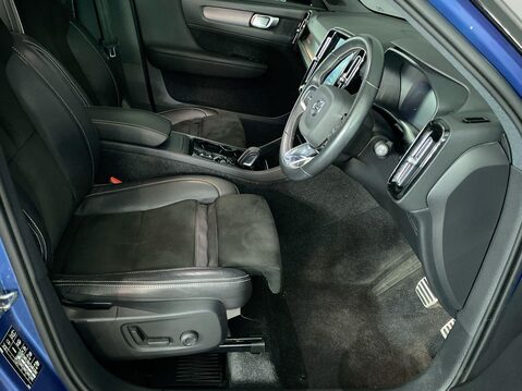 Volvo XC40 2.0 B4 MHEV R-Design Pro SUV 5dr Petrol Hybrid Auto Euro 6 (s/s) (197 ps) C 15