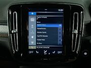 Volvo XC40 2.0 B4 MHEV R-Design Pro SUV 5dr Petrol Hybrid Auto Euro 6 (s/s) (197 ps) C 30