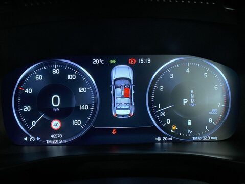 Volvo XC40 2.0 B4 MHEV R-Design Pro SUV 5dr Petrol Hybrid Auto Euro 6 (s/s) (197 ps) C 28