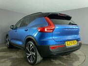 Volvo XC40 2.0 B4 MHEV R-Design Pro SUV 5dr Petrol Hybrid Auto Euro 6 (s/s) (197 ps) C 6