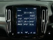 Volvo XC40 2.0 B4 MHEV R-Design Pro SUV 5dr Petrol Hybrid Auto Euro 6 (s/s) (197 ps) C 33