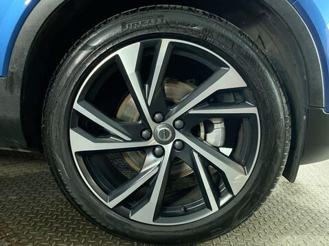 Volvo XC40 2.0 B4 MHEV R-Design Pro SUV 5dr Petrol Hybrid Auto Euro 6 (s/s) (197 ps) C 12