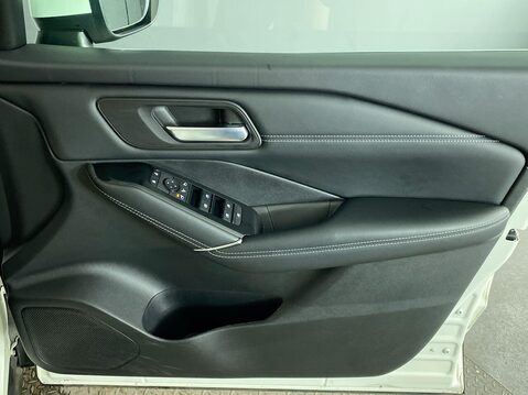 Nissan Qashqai 1.3 DIG-T MHEV N-Connecta SUV 5dr Petrol Hybrid Manual Euro 6 (s/s) (140 ps 27