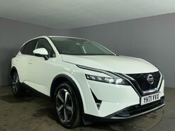Nissan Qashqai 1.3 DIG-T MHEV N-Connecta SUV 5dr Petrol Hybrid Manual Euro 6 (s/s) (140 ps
