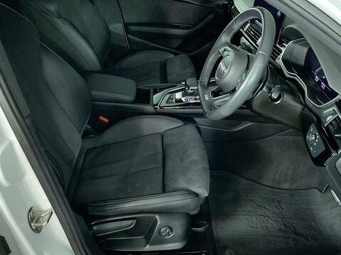 Audi A4 2.0 TFSI 35 Black Edition Saloon 4dr Petrol S Tronic Euro 6 (s/s) (150 ps) 15