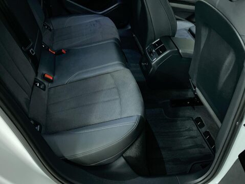 Audi A4 2.0 TFSI 35 Black Edition Saloon 4dr Petrol S Tronic Euro 6 (s/s) (150 ps) 19