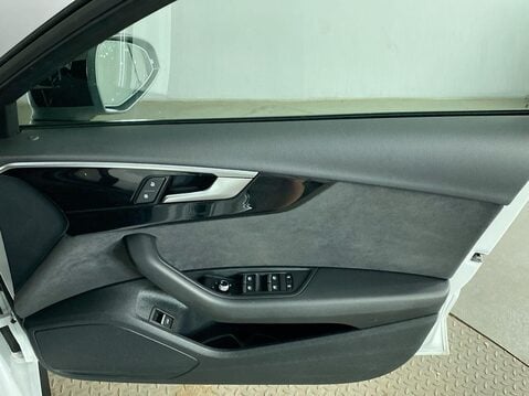 Audi A4 2.0 TFSI 35 Black Edition Saloon 4dr Petrol S Tronic Euro 6 (s/s) (150 ps) 27