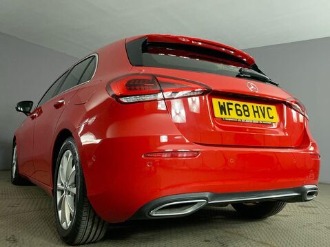 Mercedes-Benz A Class 1.5 A180d Sport (Premium) Hatchback 5dr Diesel 7G-DCT Euro 6 (s/s) (116 ps) 14
