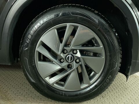Nissan Qashqai 1.3 DIG-T MHEV Acenta Premium SUV 5dr Petrol Hybrid Manual Euro 6 (s/s) (15 12