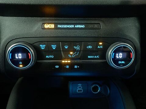 Ford Kuga 2.0 EcoBlue Titanium SUV 5dr Diesel Auto AWD Euro 6 (s/s) (190 ps) Sat Nav 31