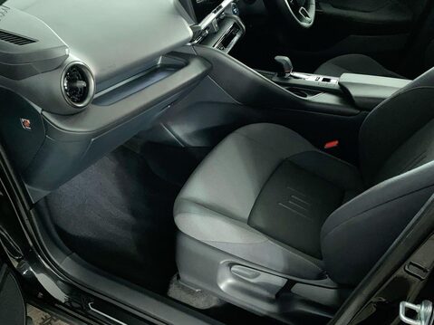 Toyota C-HR 2.0 VVT 13.6kWh Design SUV 5dr Petrol Plug-in Hybrid CVT Euro 6 (s/s) (223 17